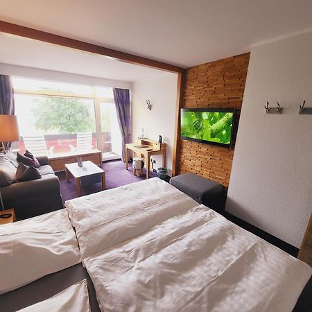 Berghotel Habbel Und Die Welt Kann Warten Cobbenrode エクステリア 写真