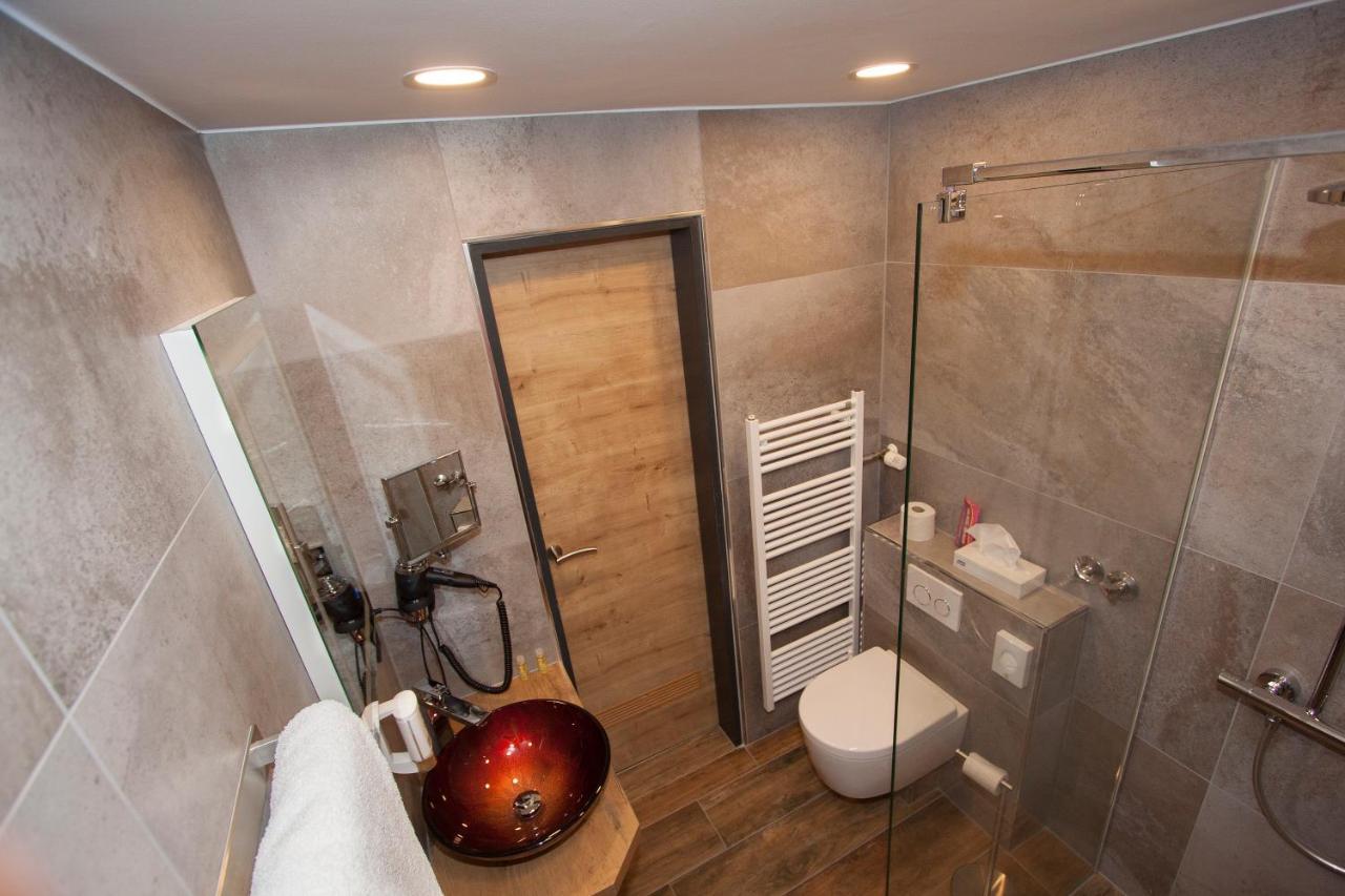 Berghotel Habbel Und Die Welt Kann Warten Cobbenrode エクステリア 写真