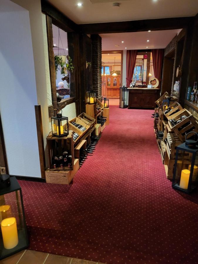 Berghotel Habbel Und Die Welt Kann Warten Cobbenrode エクステリア 写真
