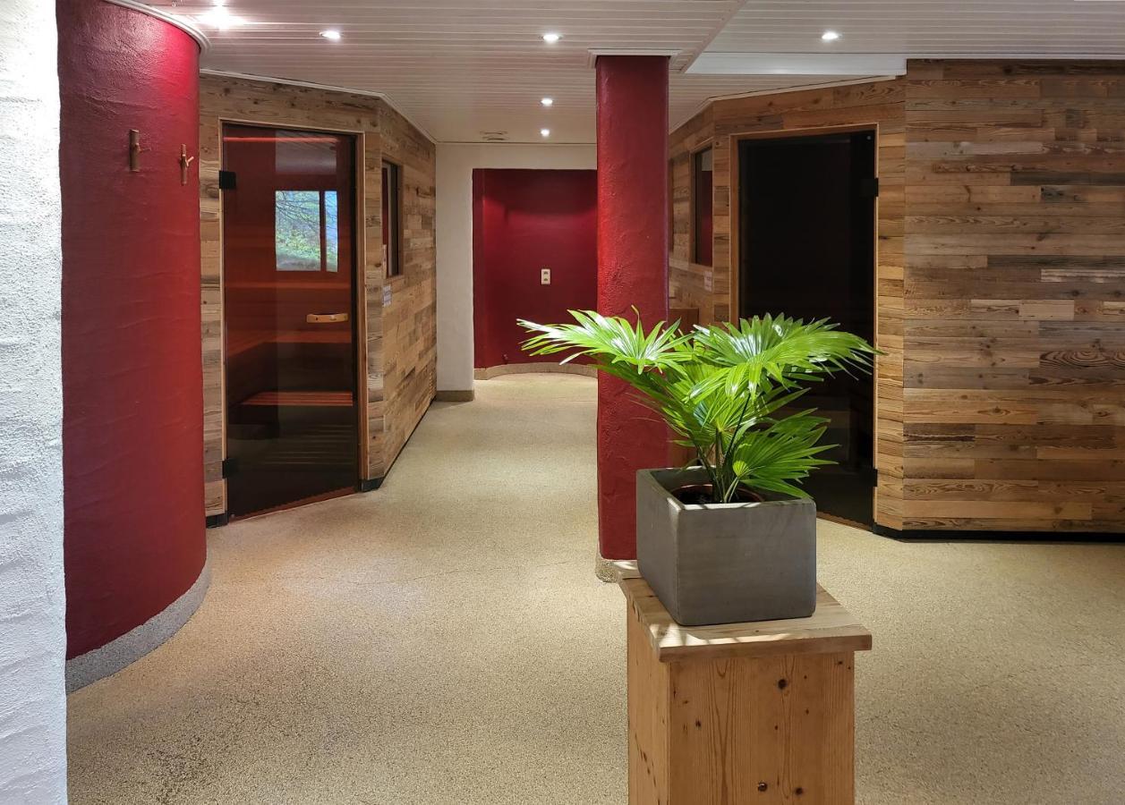 Berghotel Habbel Und Die Welt Kann Warten Cobbenrode エクステリア 写真