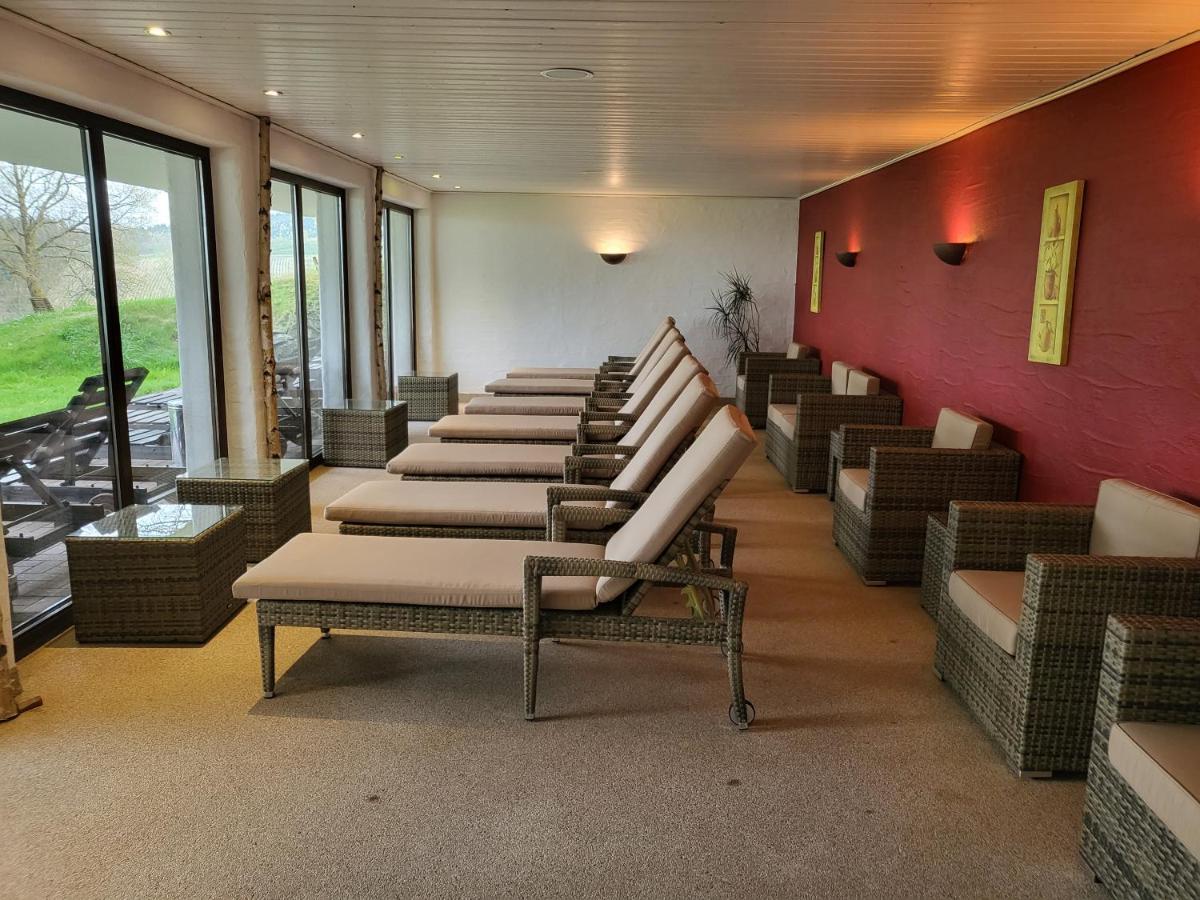 Berghotel Habbel Und Die Welt Kann Warten Cobbenrode エクステリア 写真