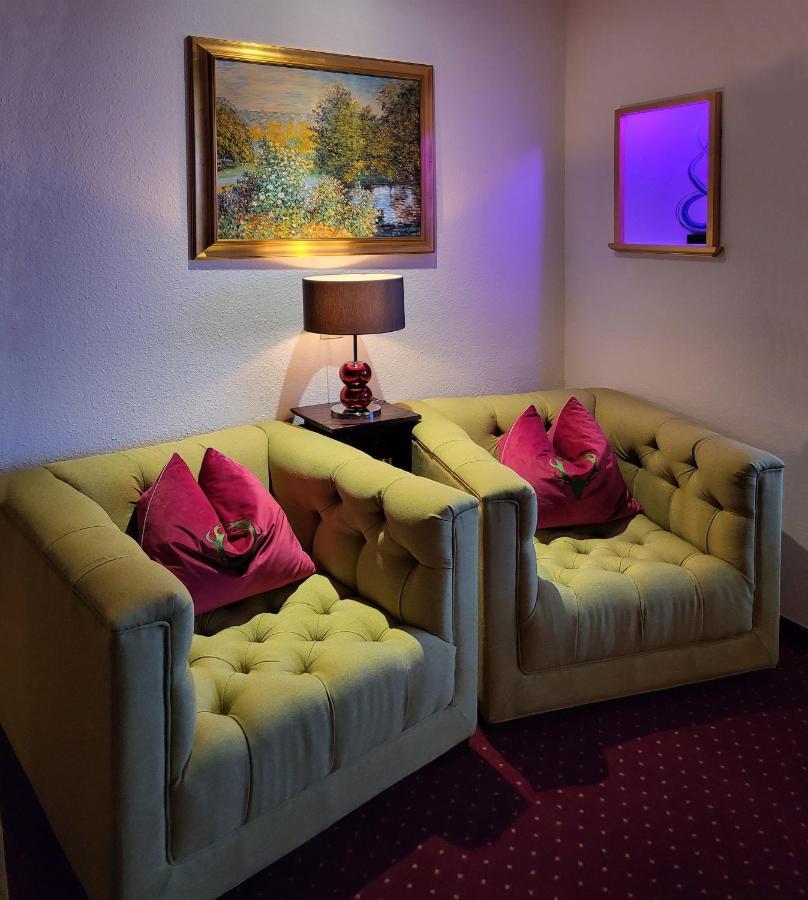 Berghotel Habbel Und Die Welt Kann Warten Cobbenrode エクステリア 写真