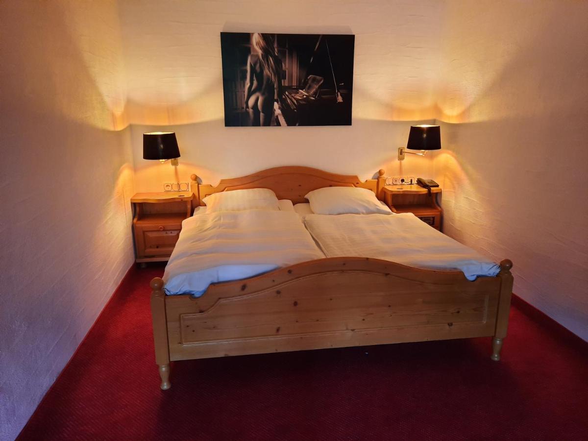 Berghotel Habbel Und Die Welt Kann Warten Cobbenrode エクステリア 写真