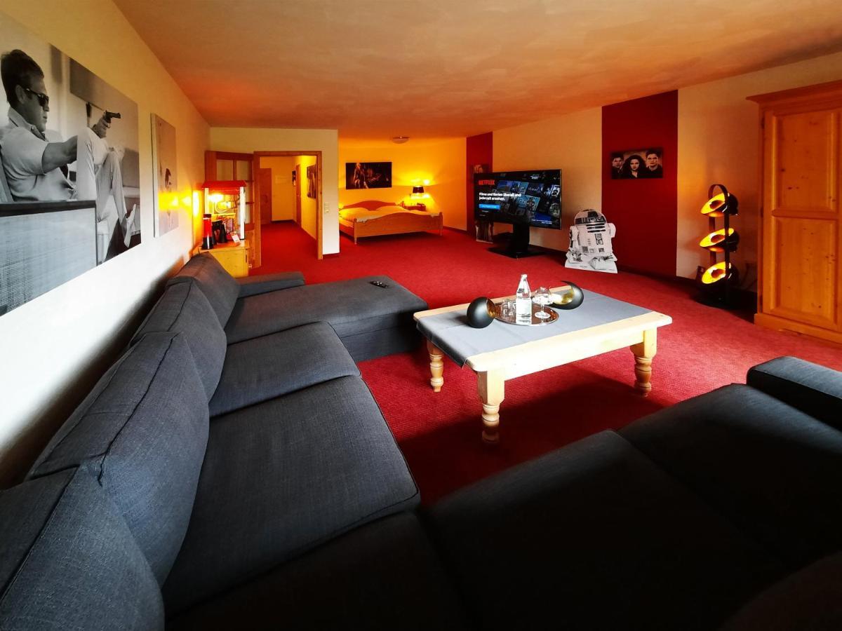 Berghotel Habbel Und Die Welt Kann Warten Cobbenrode エクステリア 写真