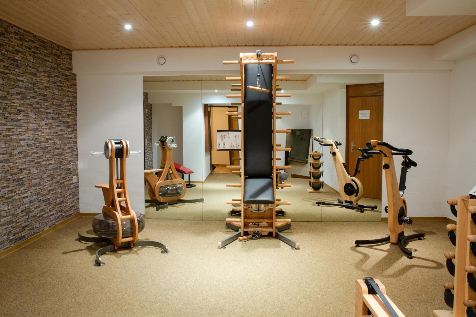 Berghotel Habbel Und Die Welt Kann Warten Cobbenrode エクステリア 写真