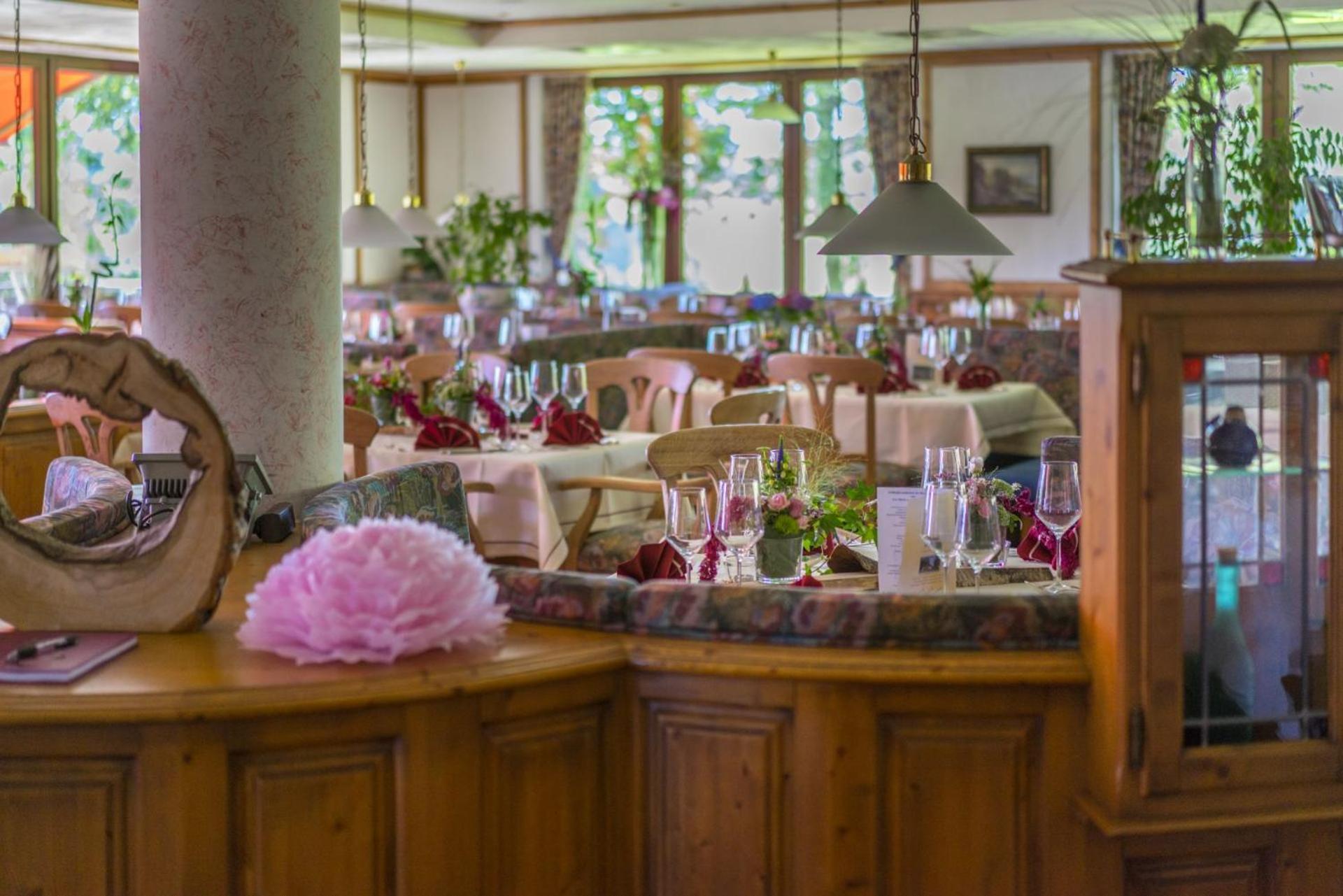 Berghotel Habbel Und Die Welt Kann Warten Cobbenrode エクステリア 写真